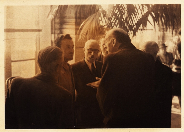 Rogers Aliquot au vernissage au salon des artistes roubaisiens avec Louis Parenthou, Henri Delvarre, M. Leroux